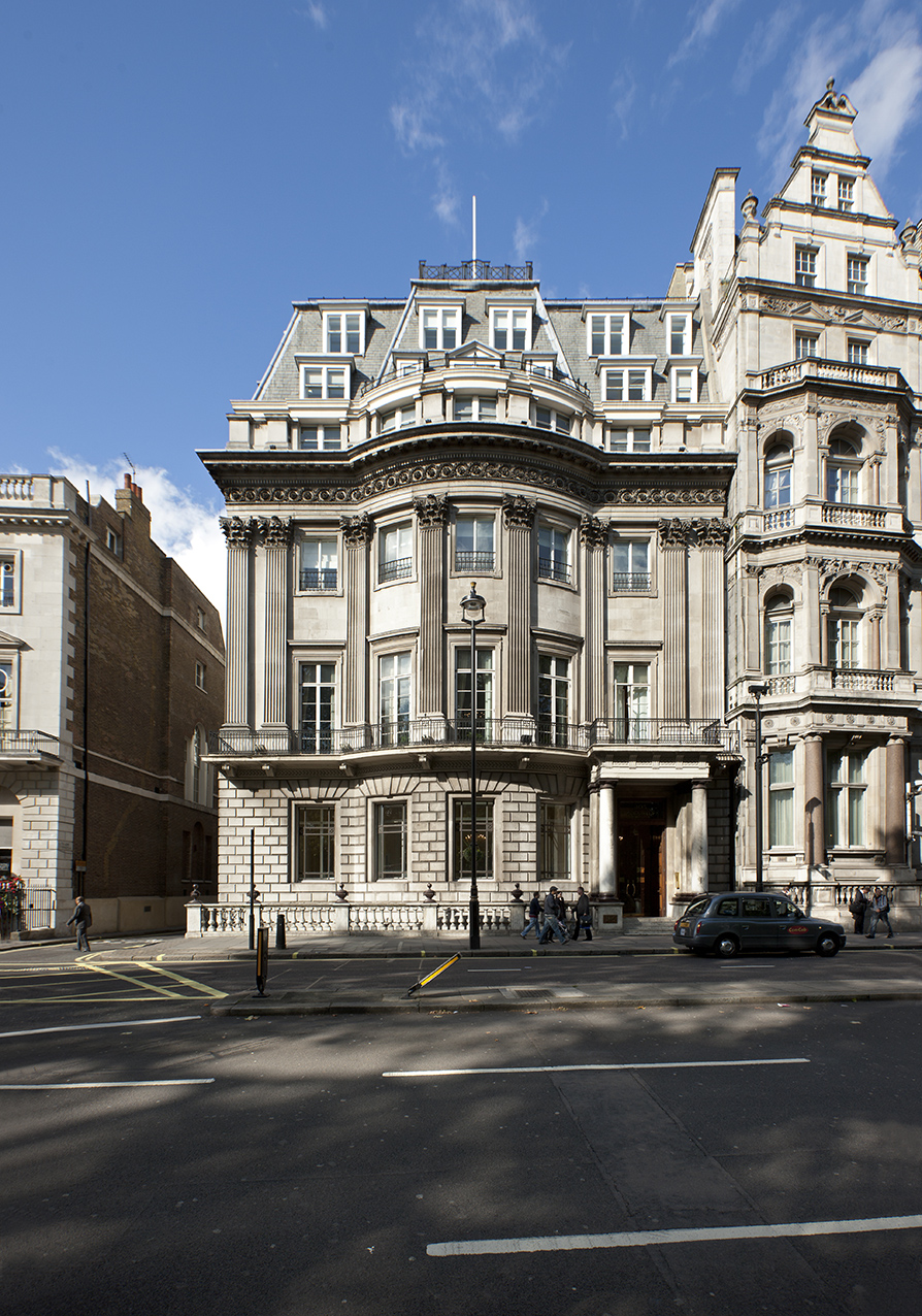 105 Piccadilly, London W1